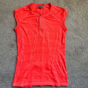 Athleta UPF 50+ Pacifica top size Small